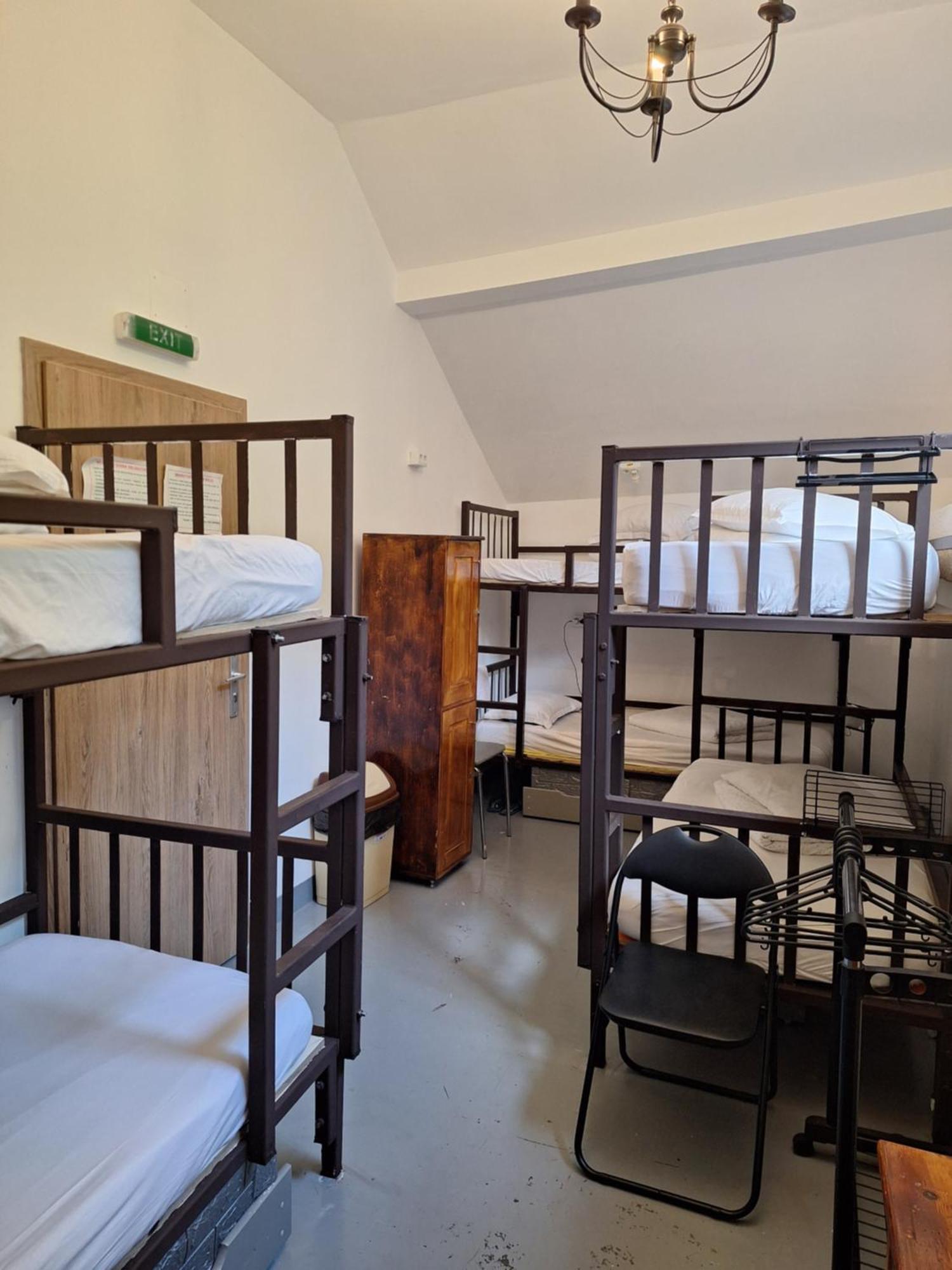 Downtown Hostel Brasov Exterior photo